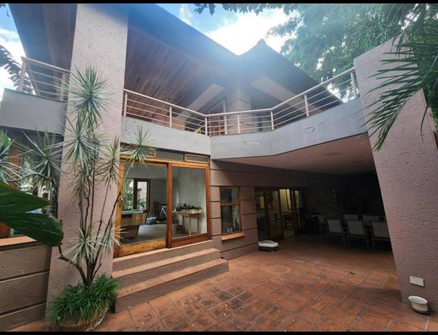 6 BEDROOM HOUSE FOR SALE IN MUCKLENEUK